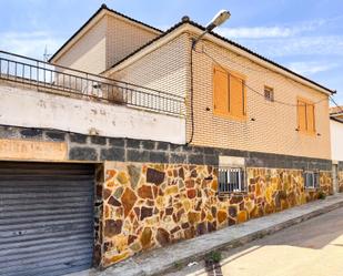 Vista exterior de Casa o xalet en venda en Chera amb Calefacció, Terrassa i Traster