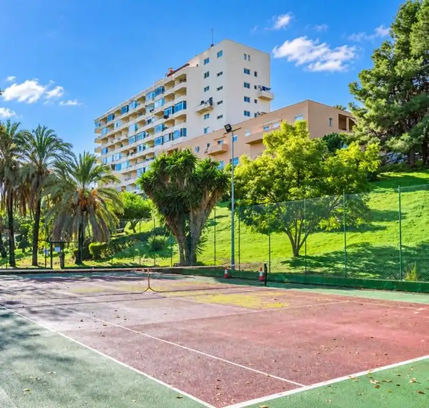Flat with pool for sale in Selwo