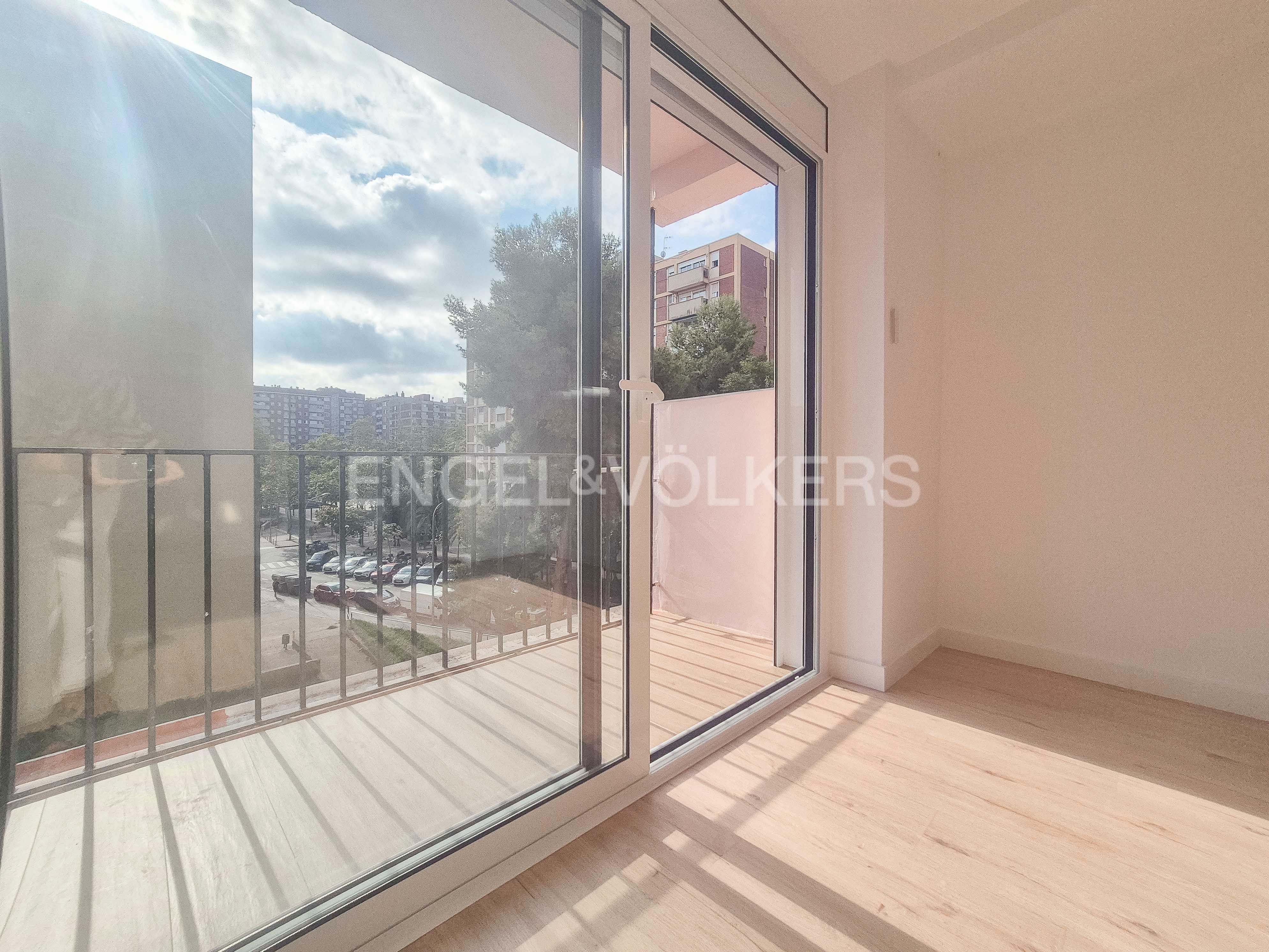 Balcony of Apartment for sale in  Barcelona Capital  with Air Conditioner and Heating