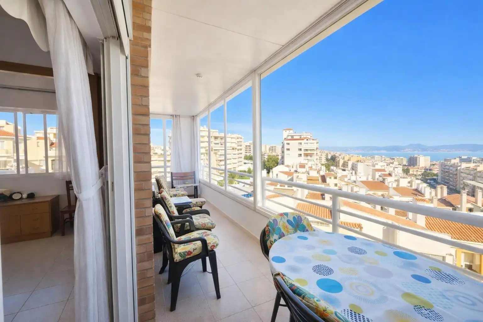 Vista exterior de Apartamento en venta en Elche / Elx con Trastero y Balcón