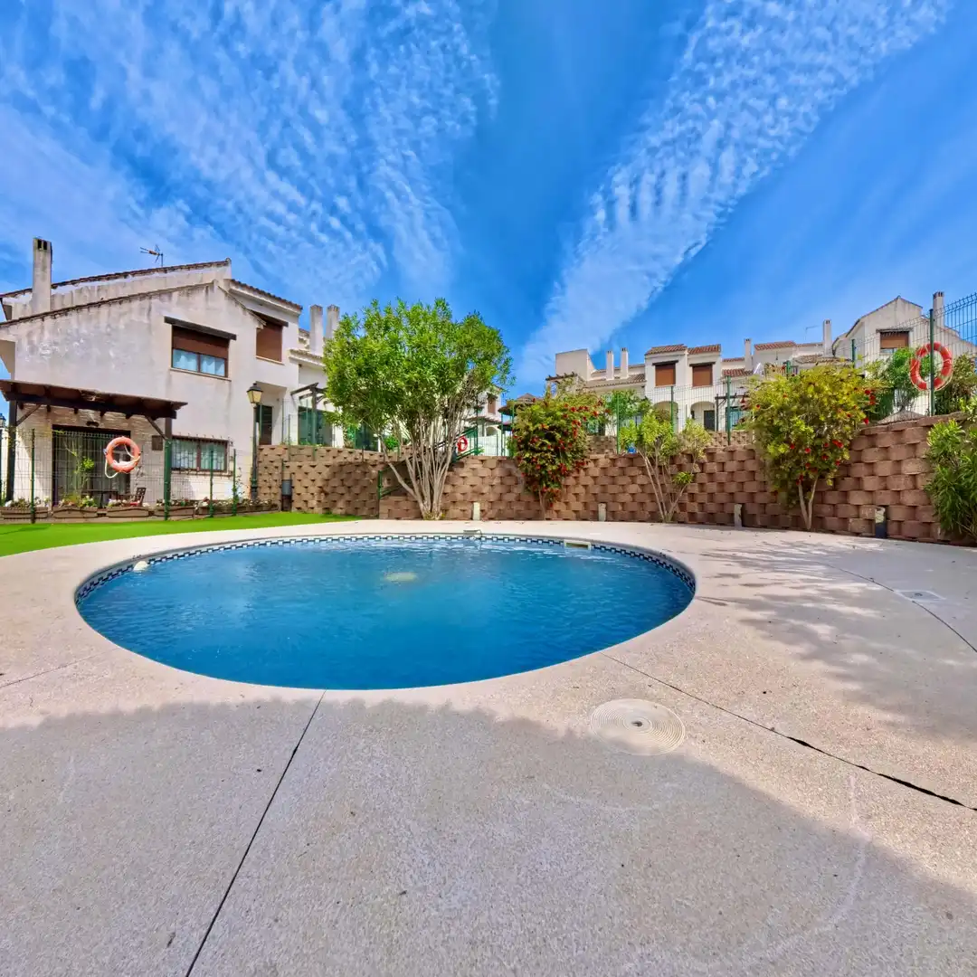 Piscina de Casa o chalet en venta en El Ronquillo con Aire acondicionado, Terraza y Piscina