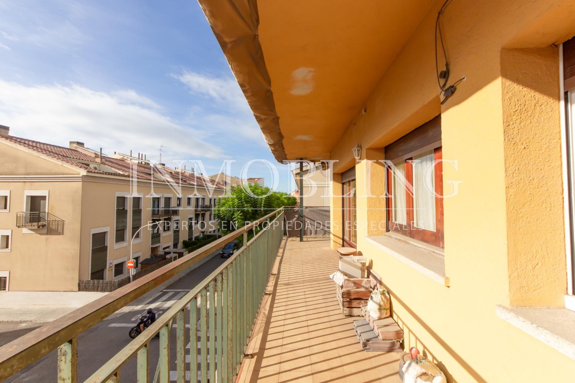 Vista exterior de Pis en venda en Vilassar de Mar amb Calefacció, Terrassa i Balcó