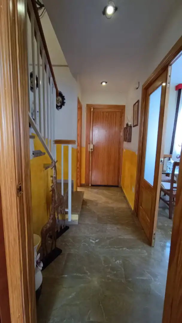 Casa adosada de alquiler en La Zubia con Amueblado, Horno y Lavadora