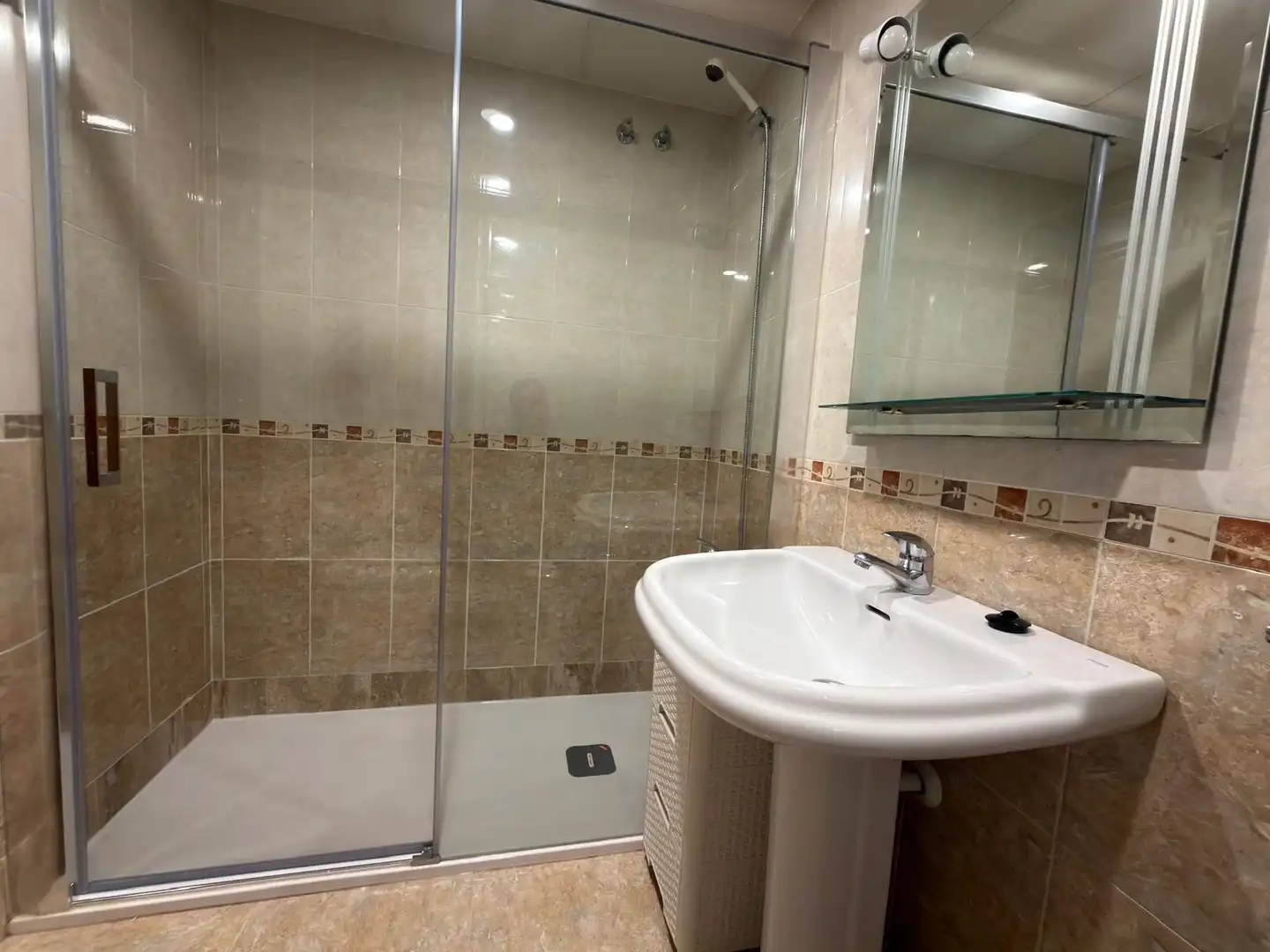 Bathroom of Flat for rent in Córdoba  with Air Conditioner, Heating and Furnished