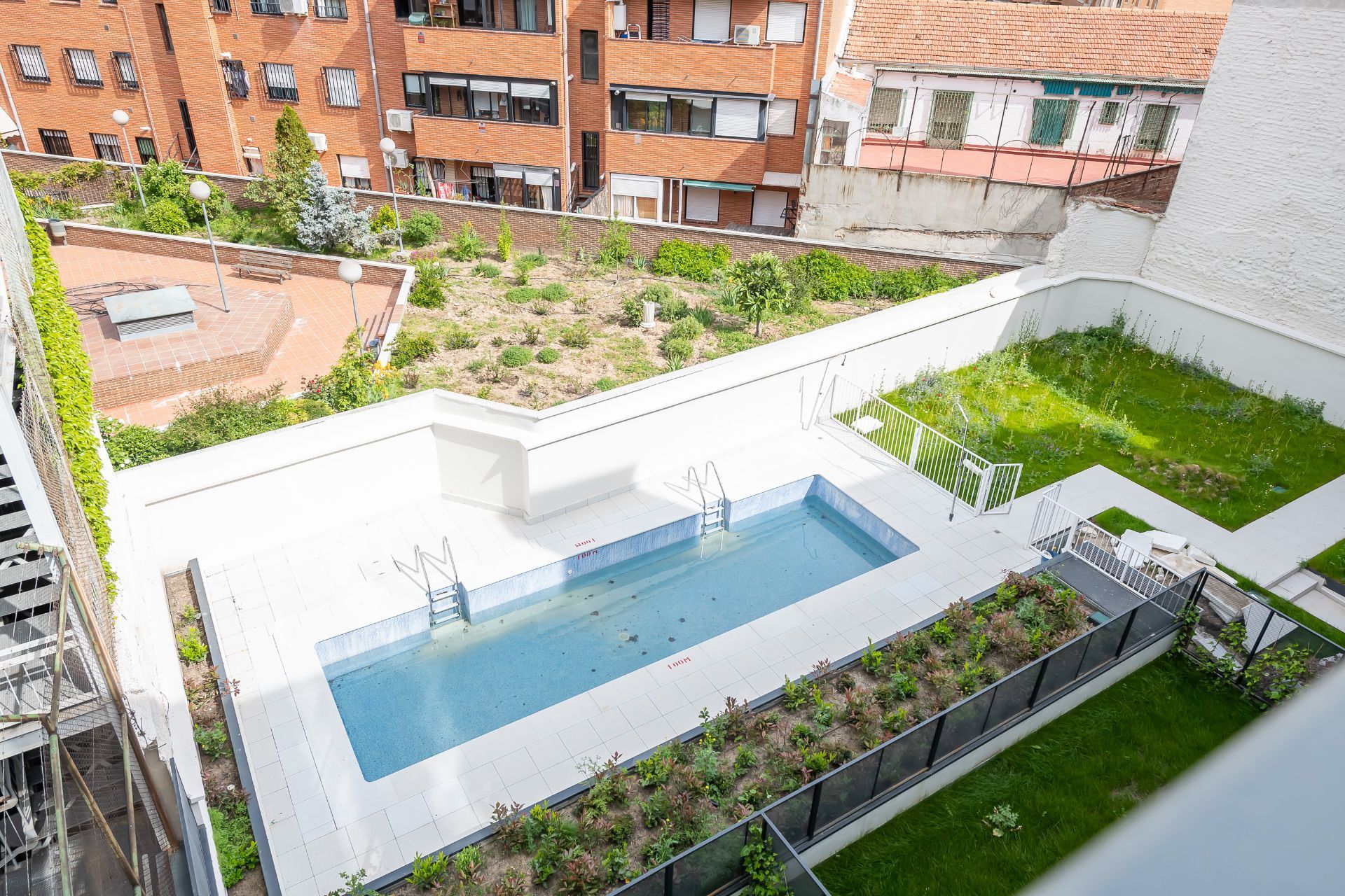 Piscina de Àtic en venda en  Madrid Capital amb Aire condicionat, Terrassa i Traster