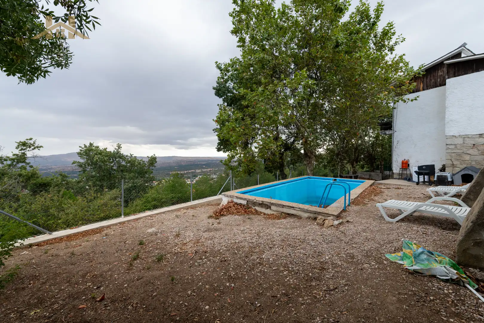 Piscina de Casa adosada en venta en Miraflores de la Sierra con Calefacción, Jardín privado y Trastero