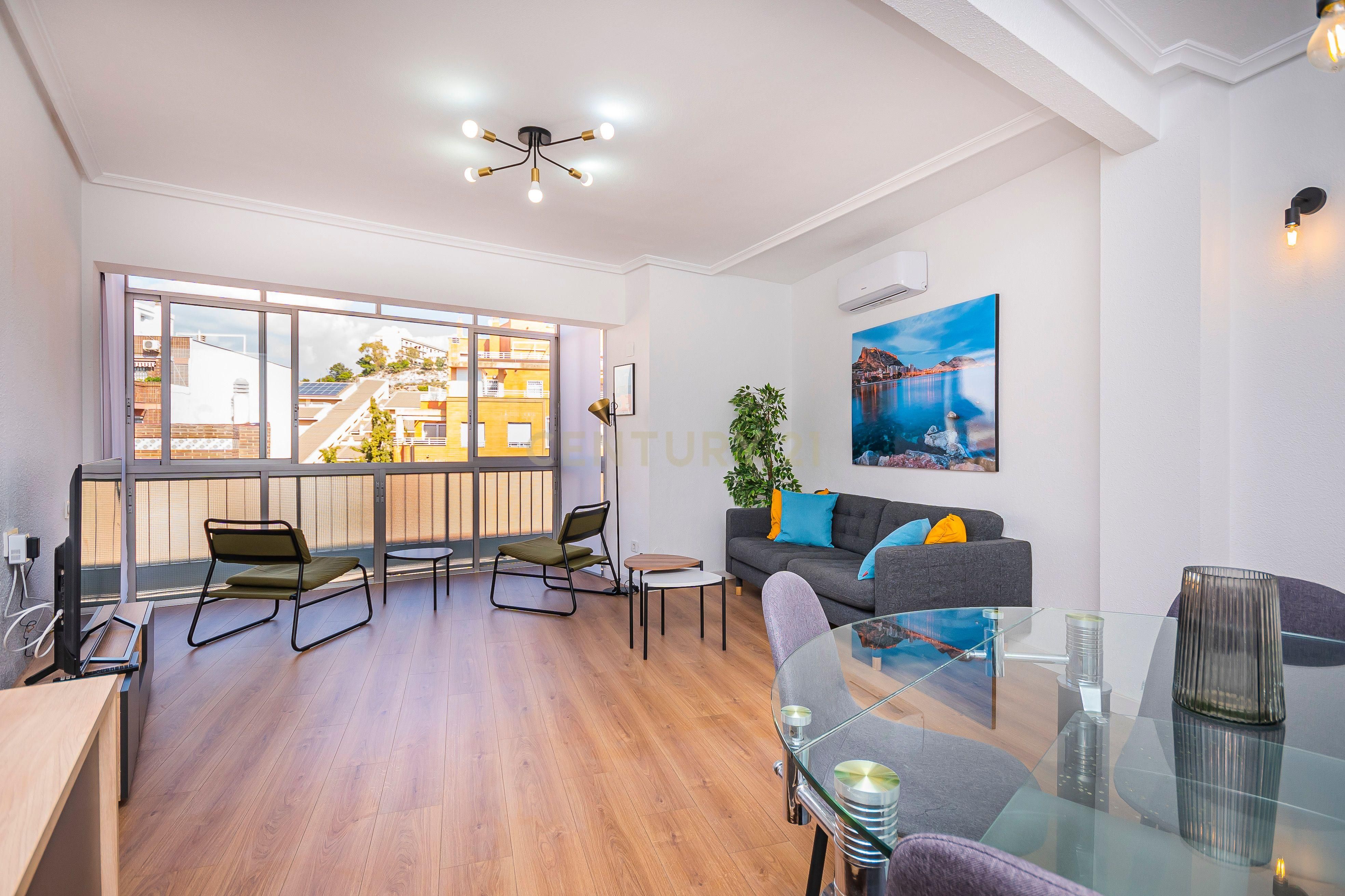Living room of Flat to rent in Alicante / Alacant  with Air Conditioner, Oven and Washing machine