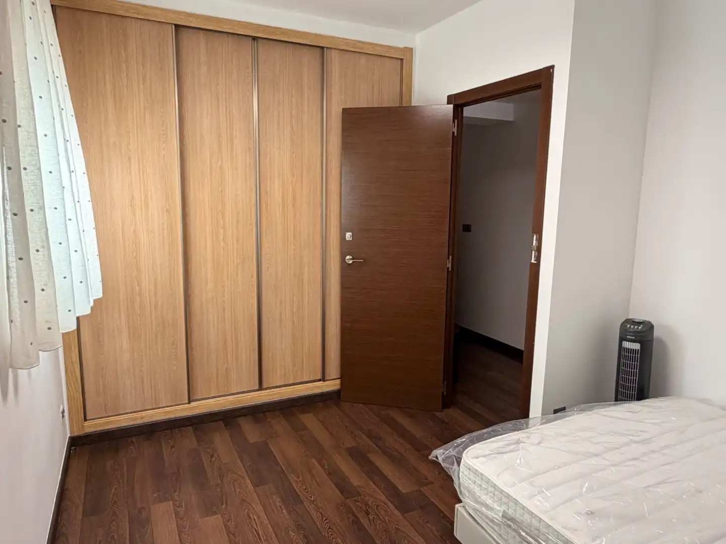 Flat with terrace to rent in Carrer de Manuel Bellido 28, imagen 3