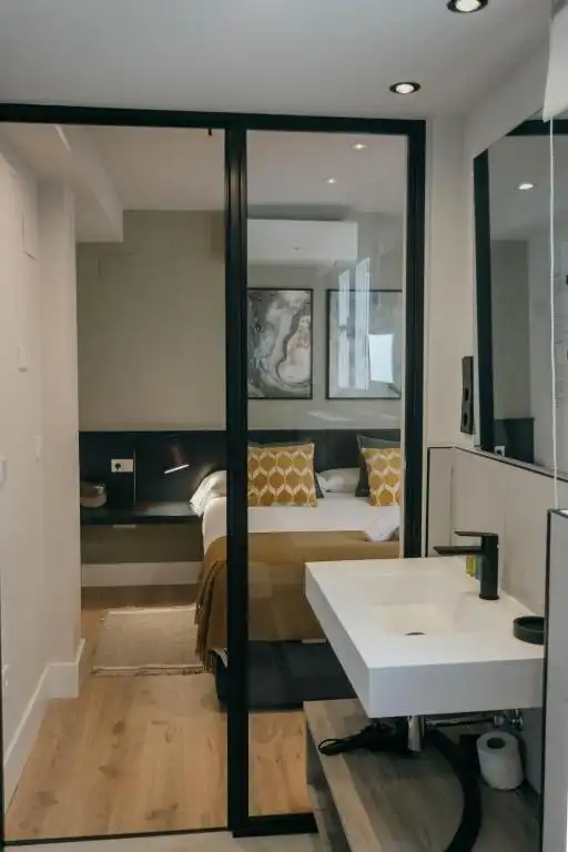 Bedroom of Flat for sale in Sevilla  with Air Conditioner, Heating and Furnished