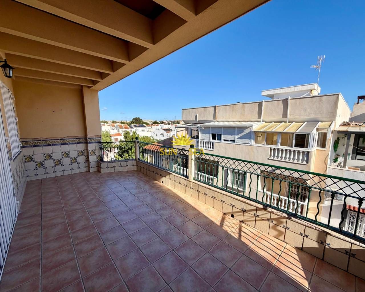 Vista exterior de Piso de alquiler en Torrevieja con Aire acondicionado, Calefacción y Terraza