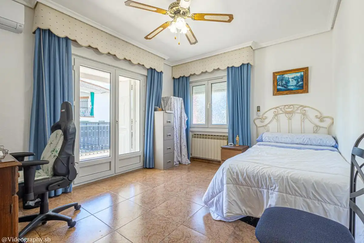Schlafzimmer von Haus oder Chalet zum Verkauf in Mondéjar mit Heizung, Schwimmbad und Möbliert