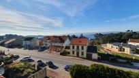 Vista exterior de Casa o xalet en venda en Vilagarcía de Arousa amb Calefacció, Jardí privat i Parquet