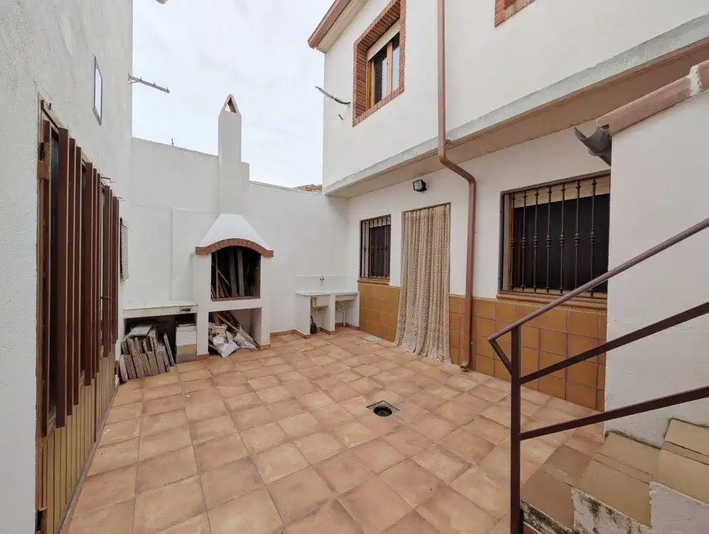 Garden of Detached homes for sale in El Burgo de Ebro  with Heating, Terrace and Storage room