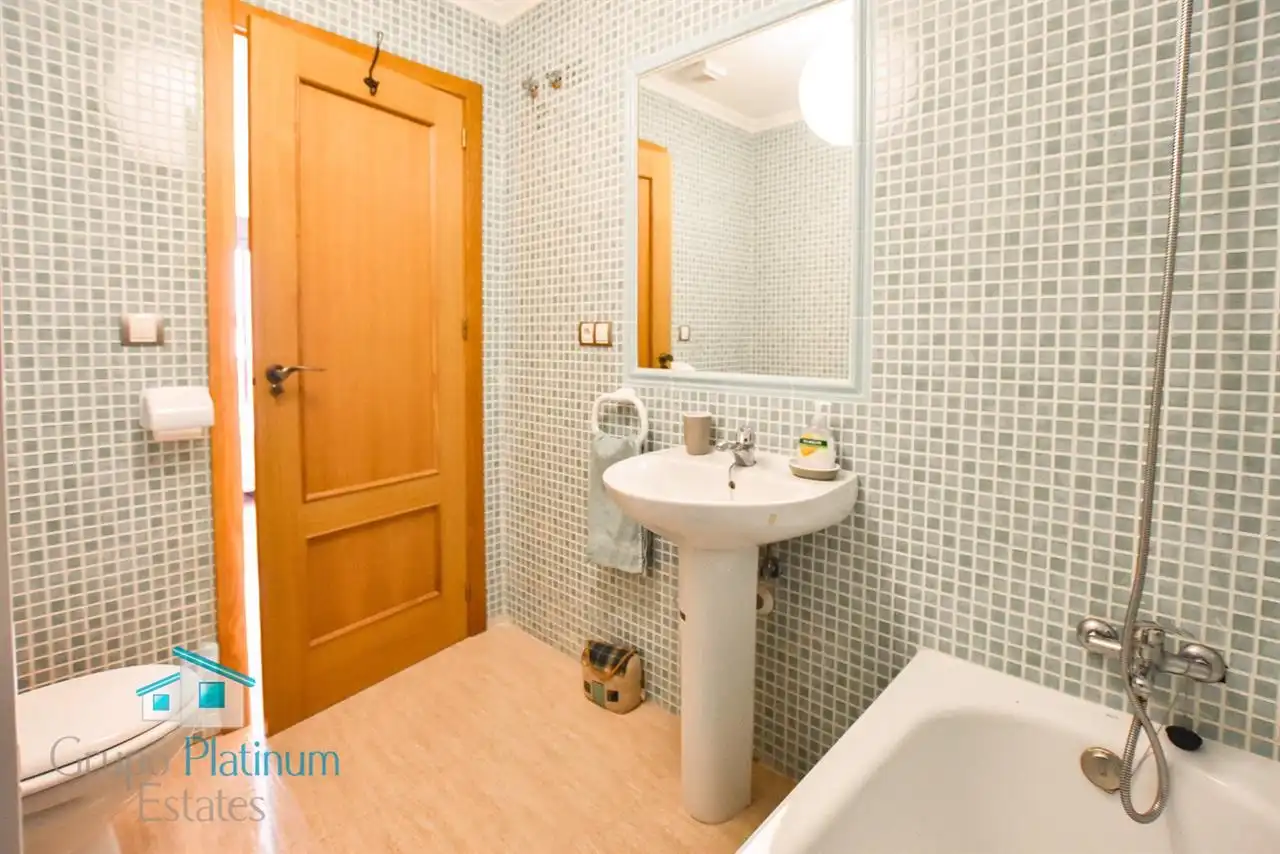 Bany de Apartament en venda en Pulpí amb Aire condicionat, Piscina i Moblat