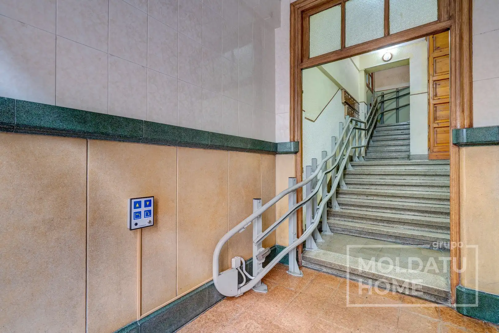 Piso en venta en Irun  con Calefacción, Trastero y Amueblado