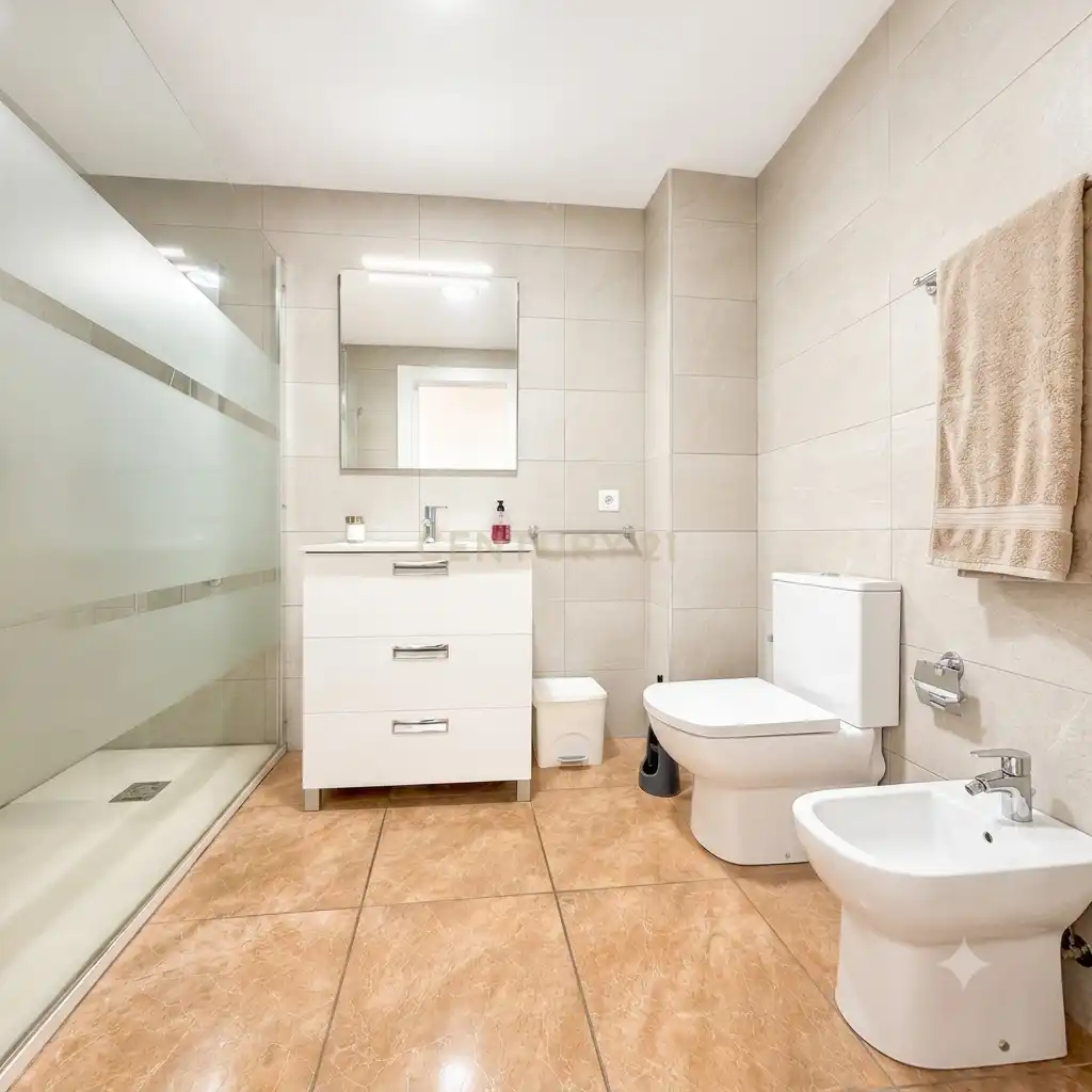 Baño de Apartamento en venta en Montgat con Aire acondicionado