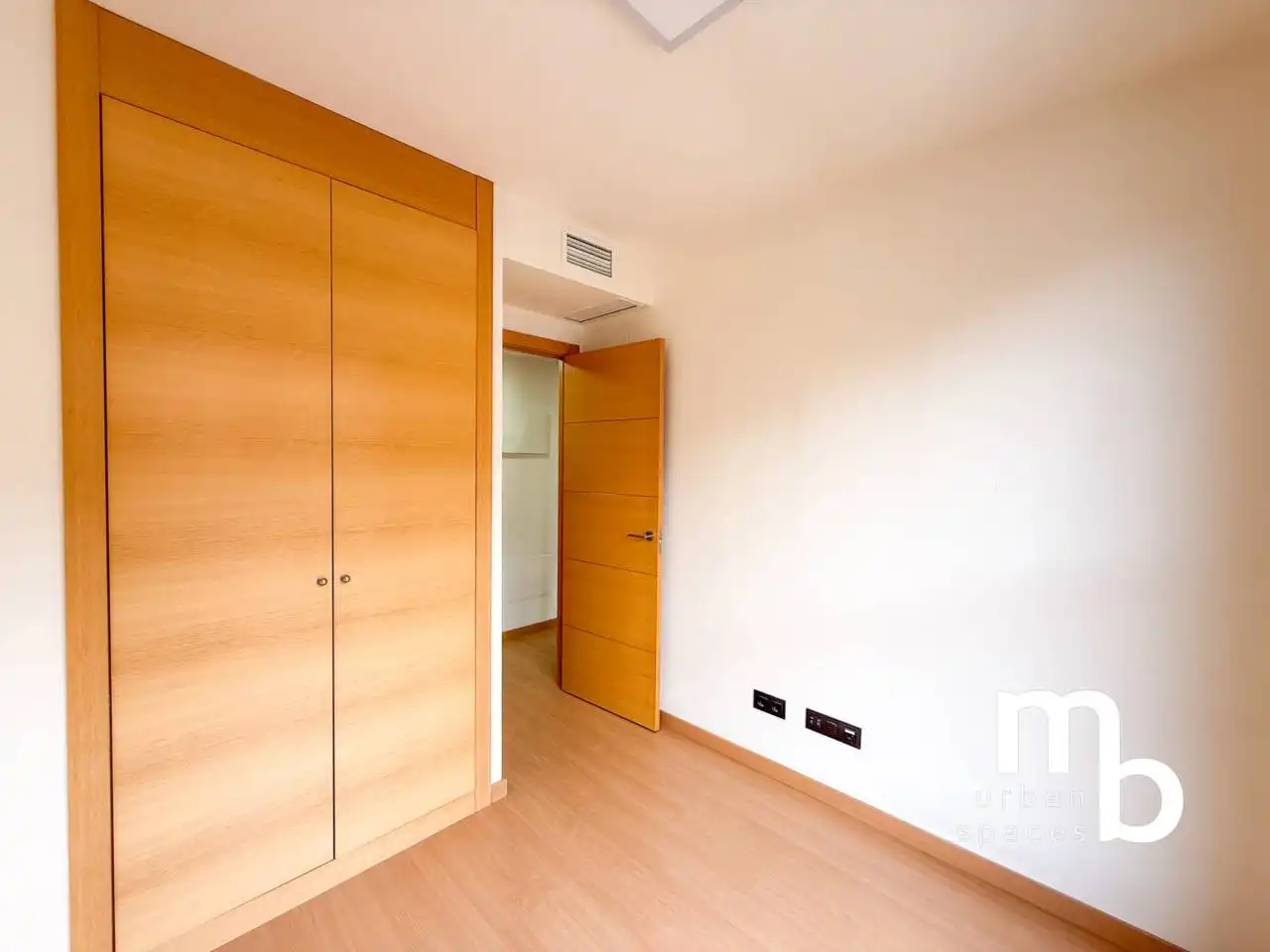 Bedroom of Flat for rent in Madrid  with Air Conditioner, Heating and Swimming Pool