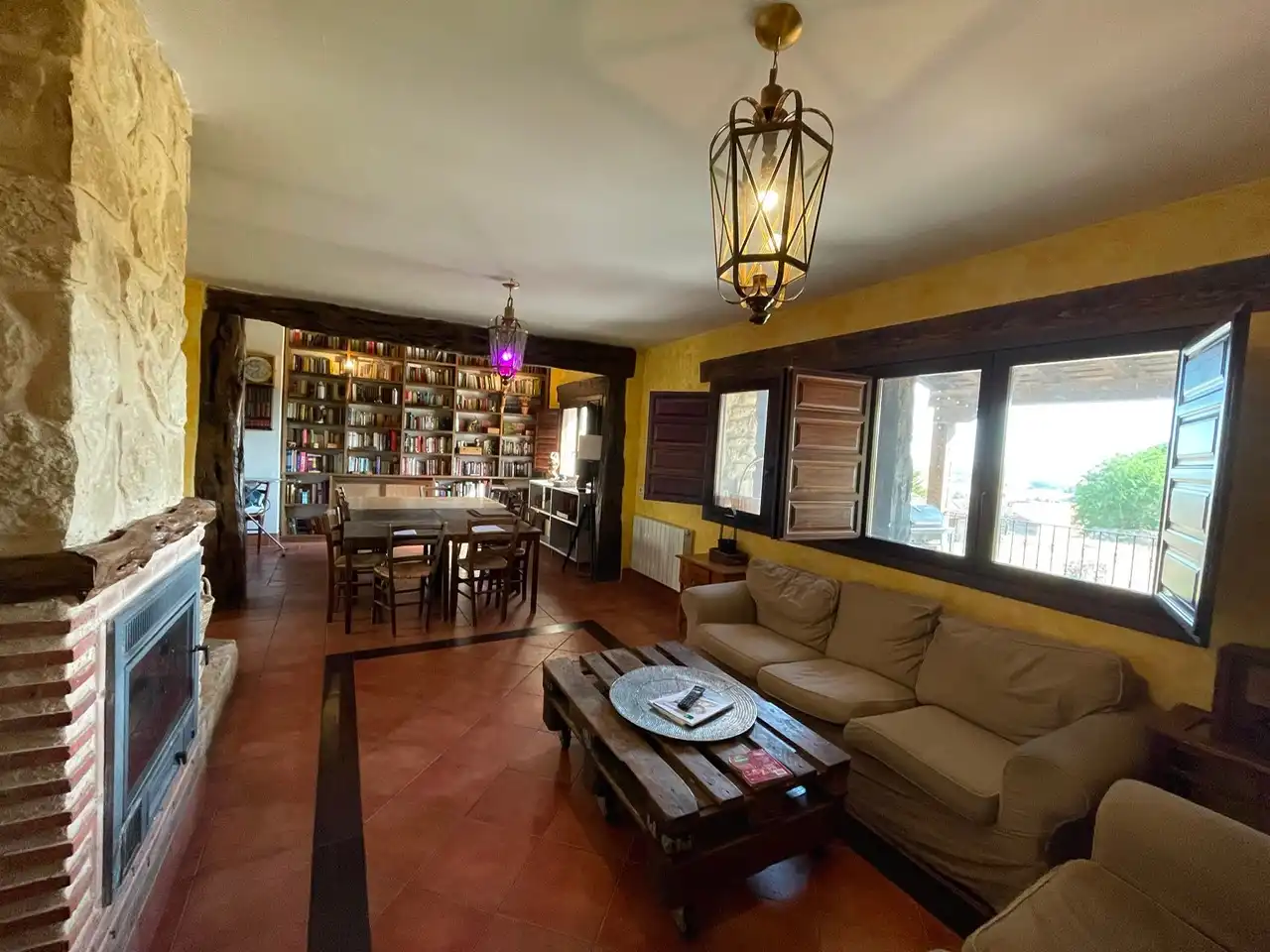 Sala d'estar de Finca rústica en venda en Sepúlveda amb Calefacció, Jardí privat i Parquet