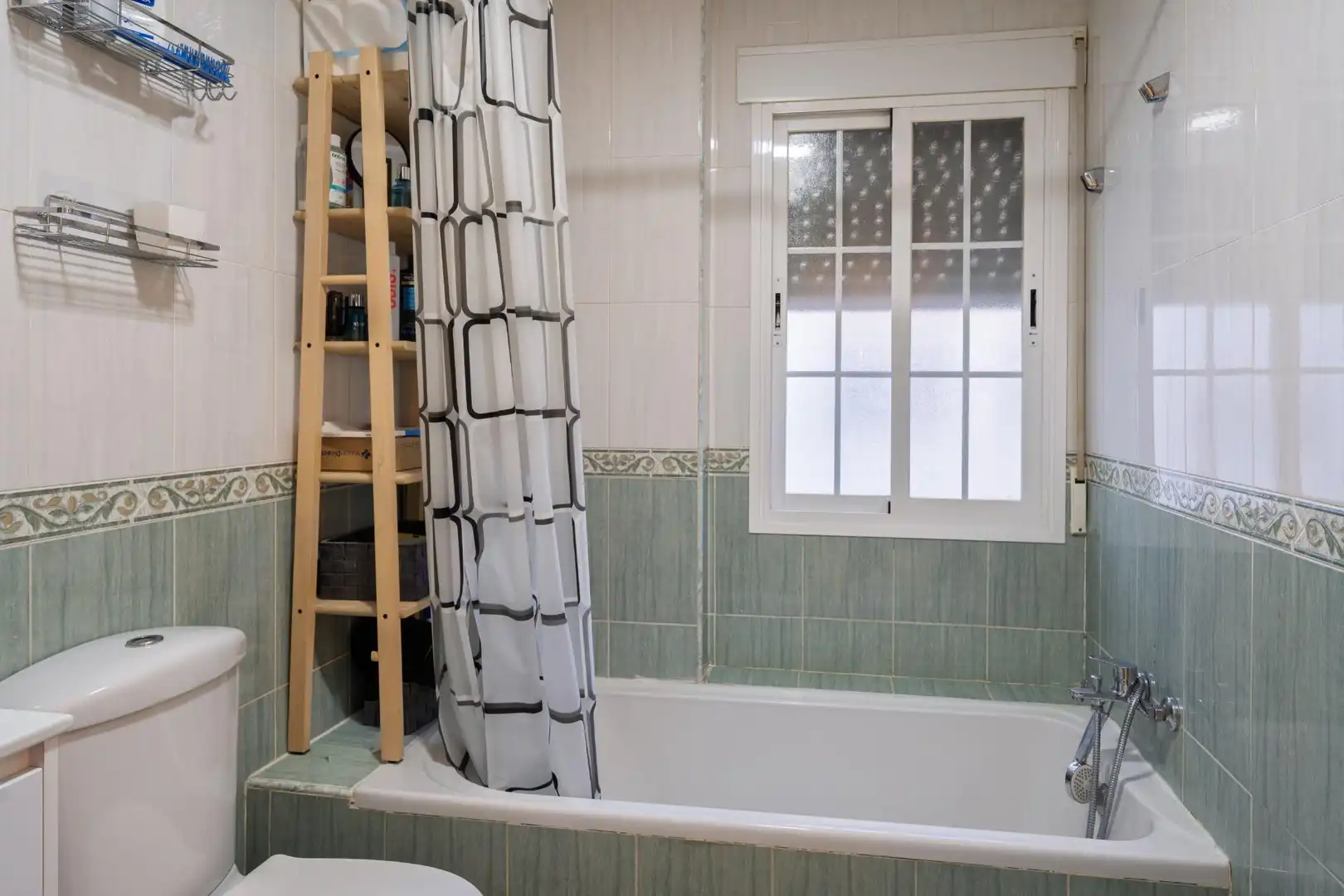 Bathroom of Flat for sale in Gójar  with Air Conditioner, Heating and Terrace
