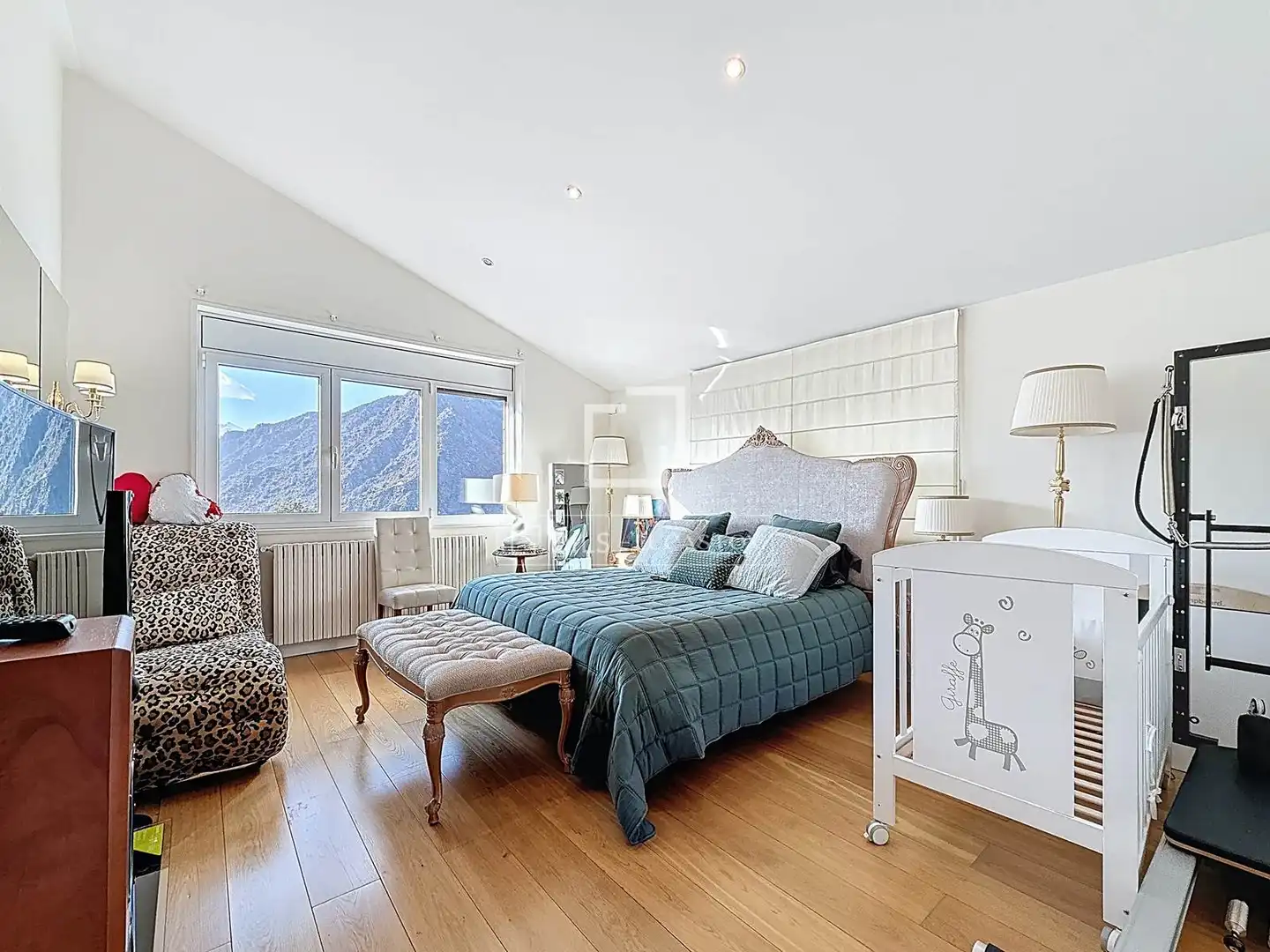 Habitación de Casa o chalet en venta en Escaldes – Engordany con Calefacción, Jardín privado y Parquet