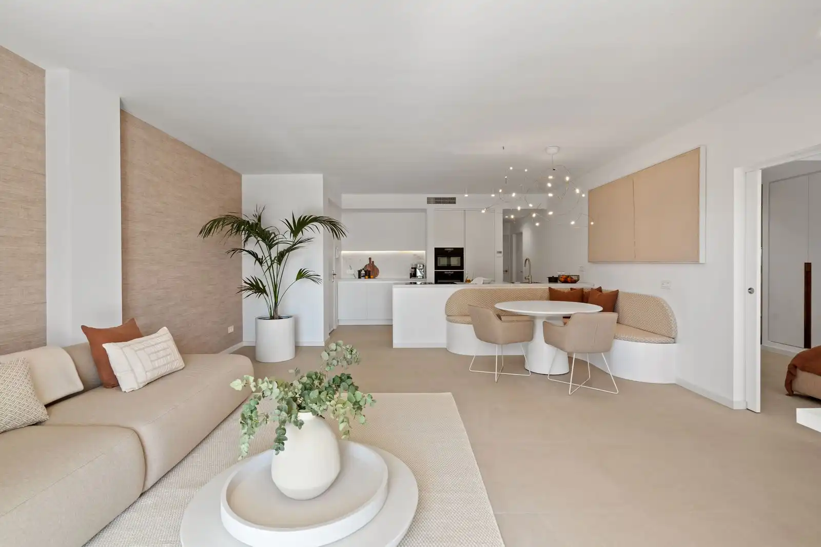 Sala de estar de Apartamento en venta en Marbella con Terraza, Trastero y Amueblado
