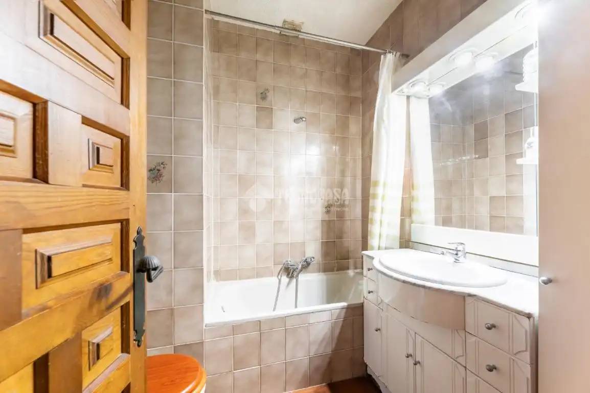 Baño de Casa adosada en venta en Torrelodones con Calefacción, Jardín privado y Terraza