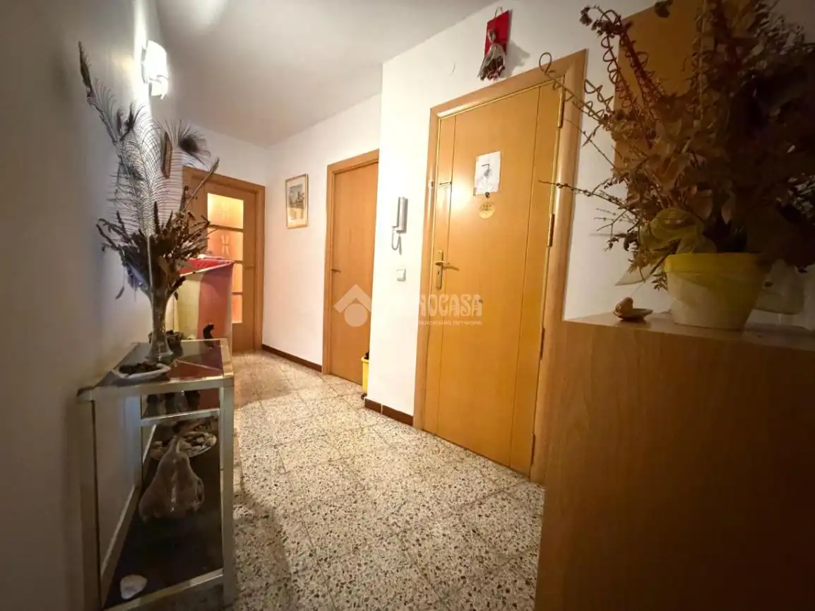 Flat for sale in Badalona  with Air Conditioner and Balcony