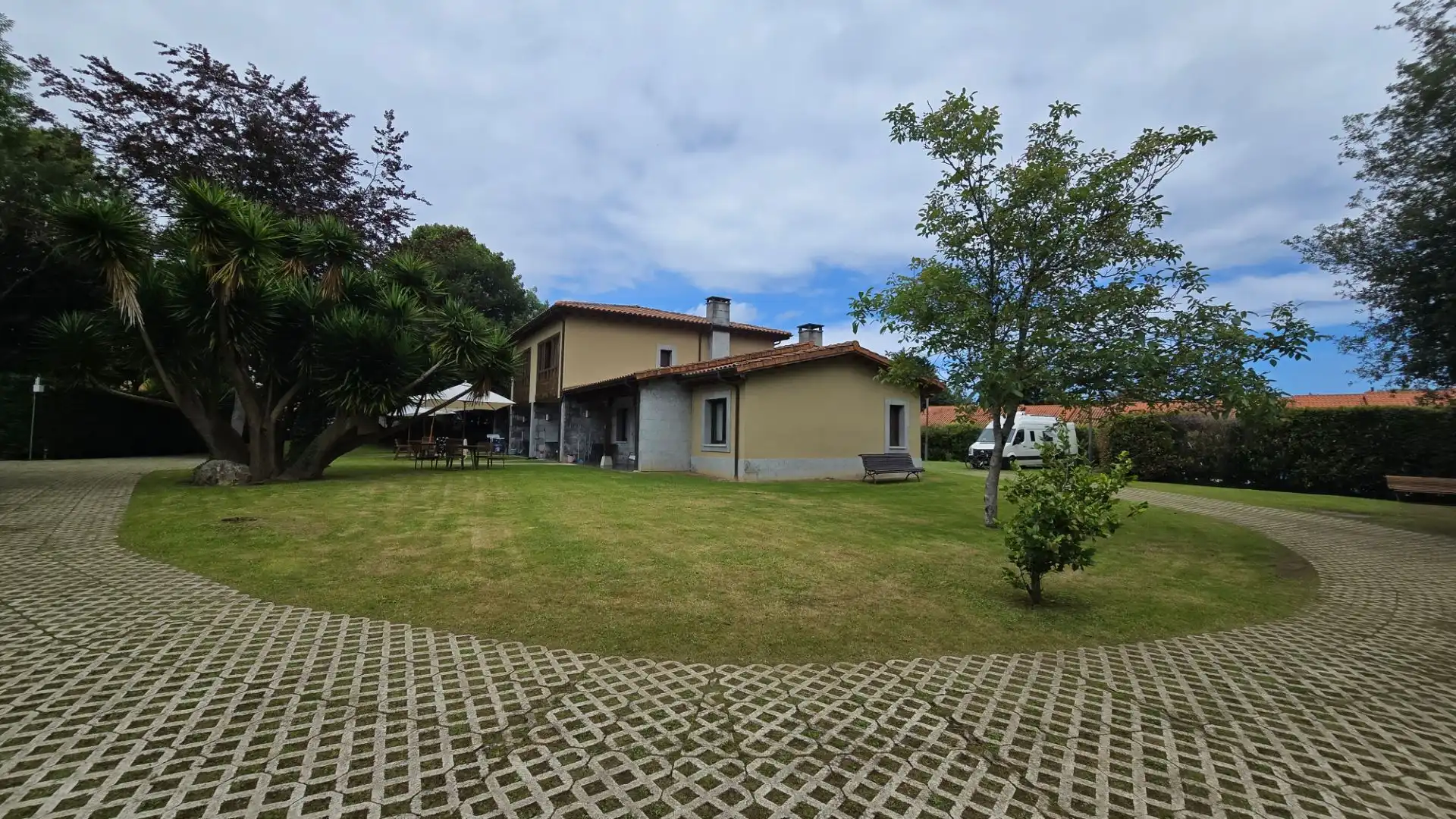 Jardí de Casa o xalet en venda en Llanes amb Calefacció, Jardí privat i Piscina