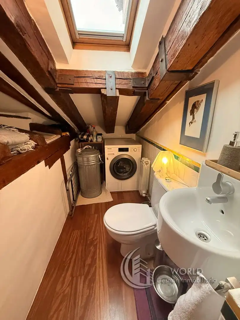 Badezimmer von Dachboden zur Miete in Madrid mit Klimaanlage, Heizung und Terrasse
