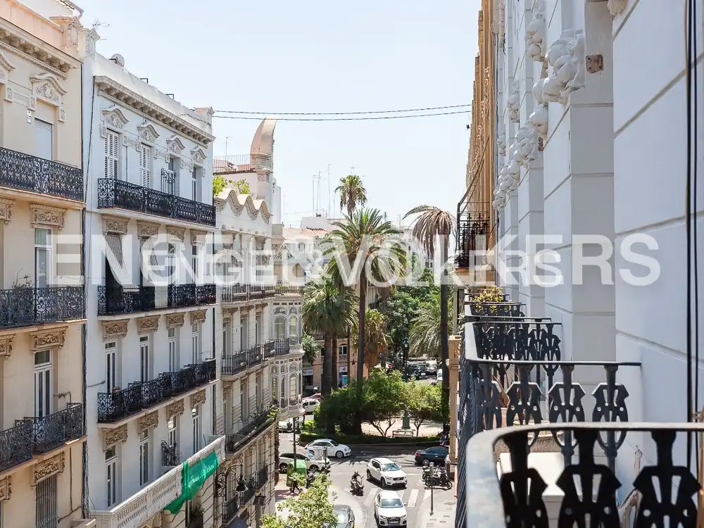 Exterior view of Flat for rent in Valencia  with Air Conditioner, Heating and Parquet flooring