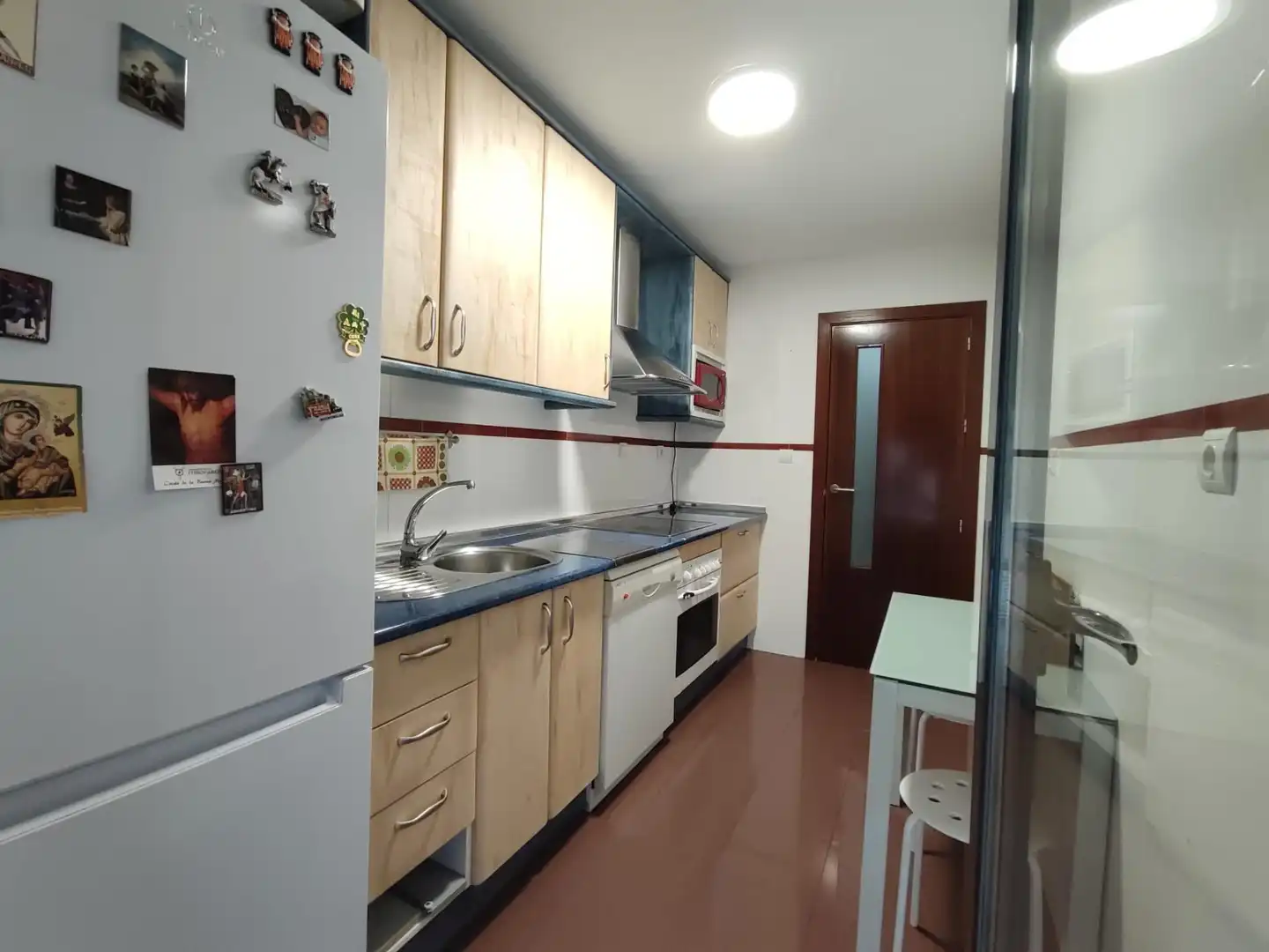 Cuina de Pis de lloguer en Granada amb Aire condicionat, Calefacció i Moblat
