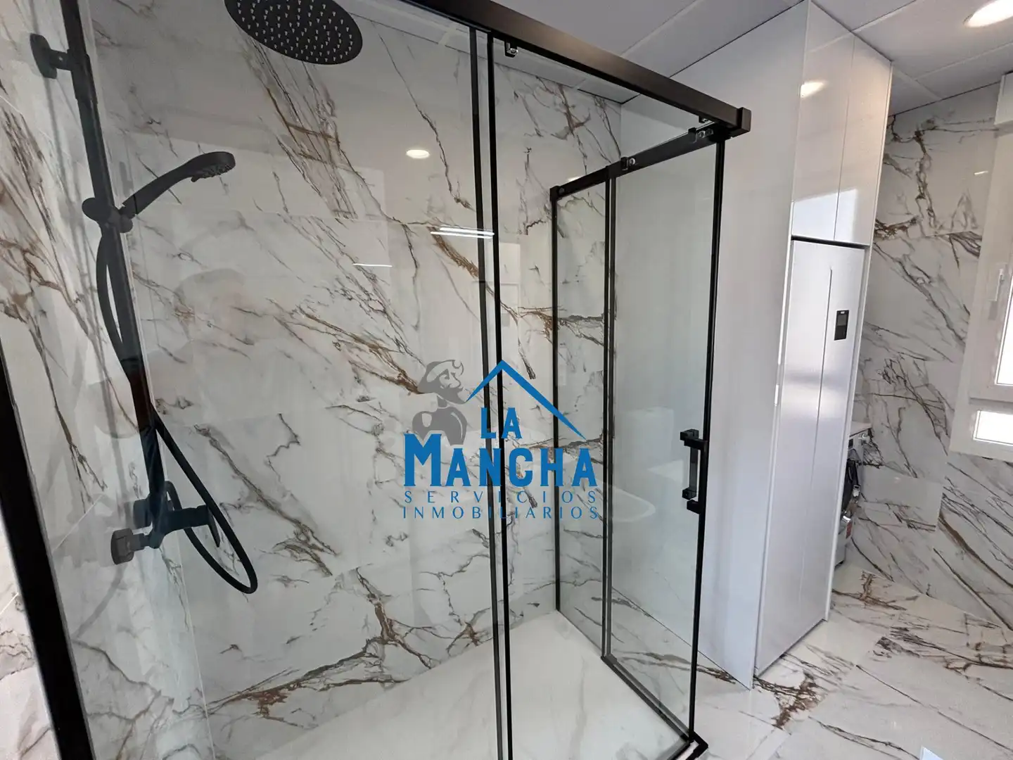 Badezimmer von Wohnung zum Verkauf in Albacete mit Heizung und Möbliert