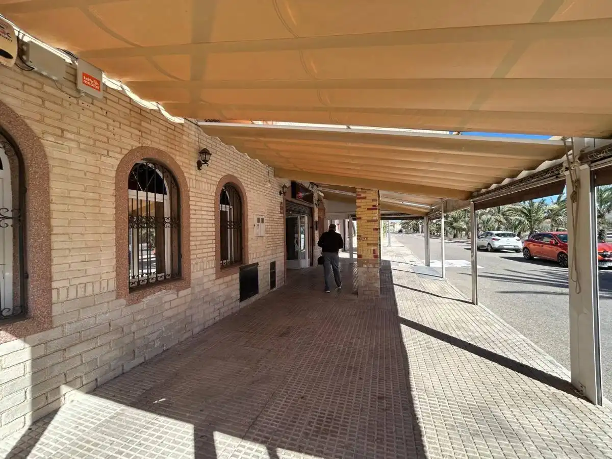 Local en venda en San Isidro amb Calefacció i Terrassa