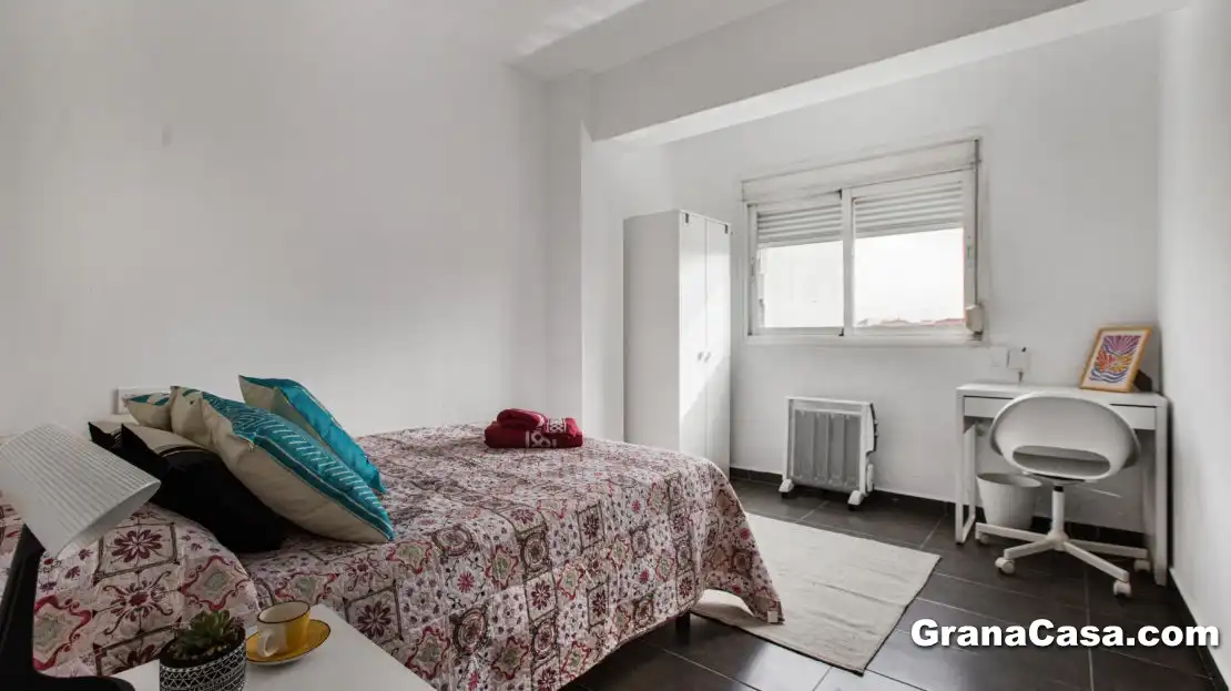 Bedroom of Flat for rent in Maracena  with Air Conditioner, Heating and Furnished