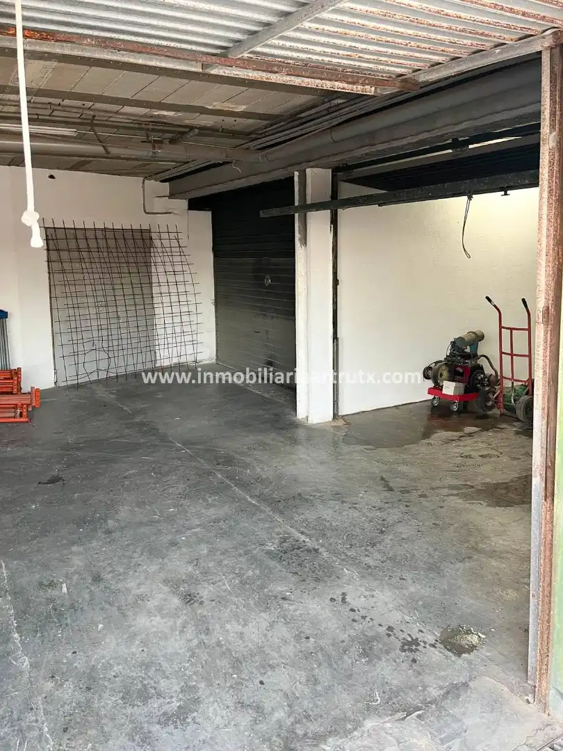 Garage for sale in Cala en Blanes