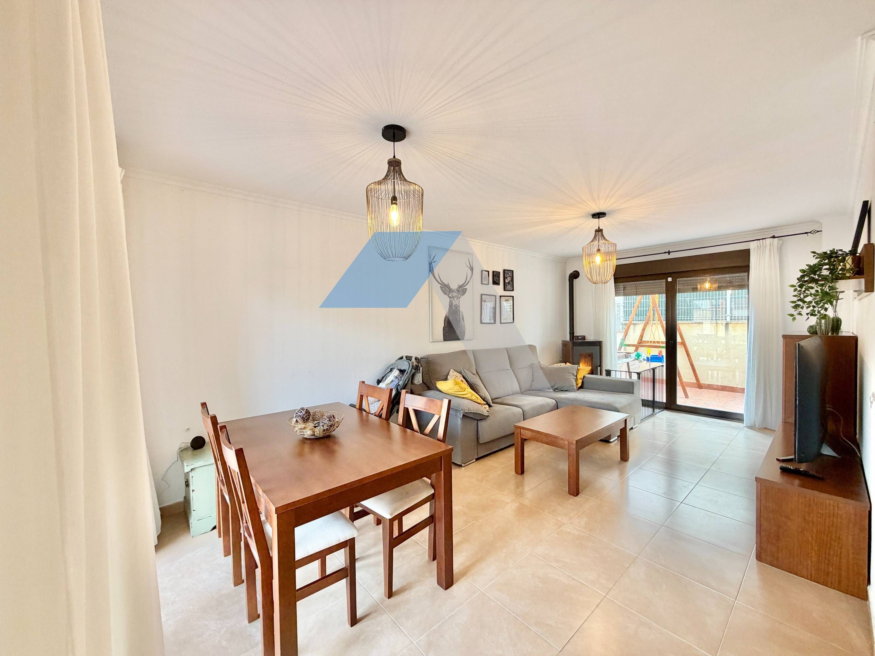 Vista exterior de Casa adosada en venda en Castalla amb Jardí privat