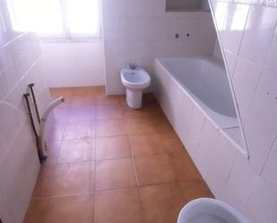 Bathroom of House or chalet for sale in Tortosa