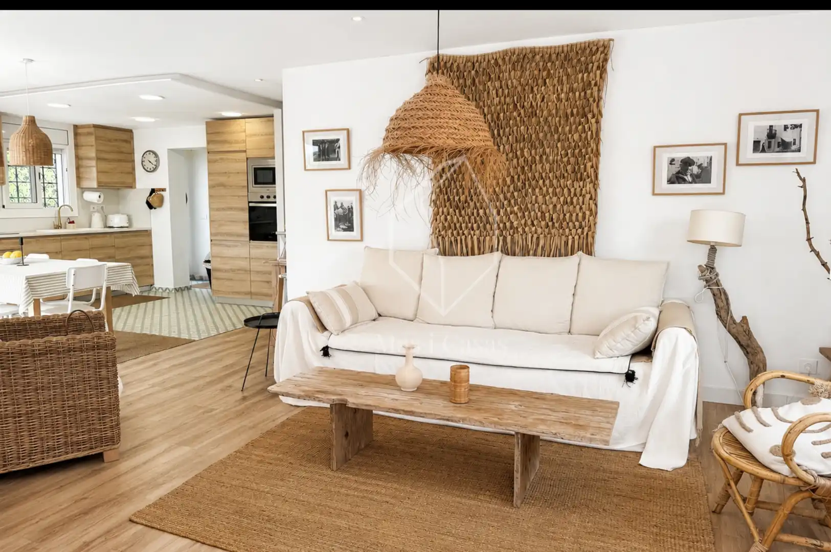Sala d'estar de Casa o xalet en venda en L'Escala amb Aire condicionat, Calefacció i Jardí privat