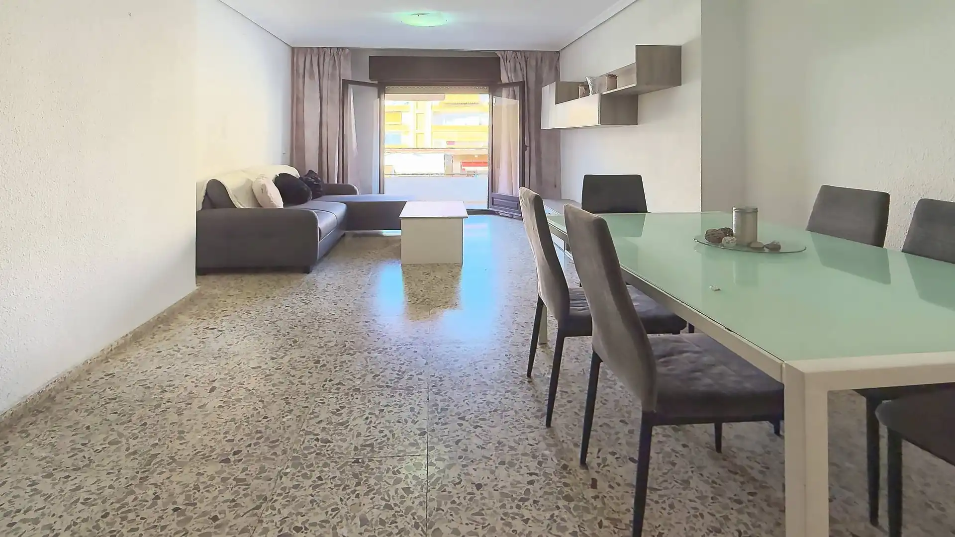 Piso con terraza en venta en Calle de Tomás Ortuño, imagen 4