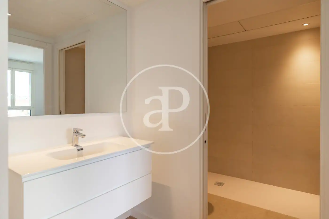 Bathroom of Flat for rent in Viladecans  with Air Conditioner, Heating and Terrace