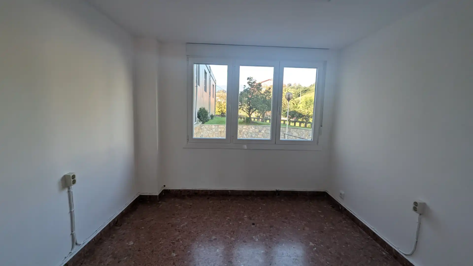 Dormitori de Oficina de lloguer en Zizurkil amb Moblat