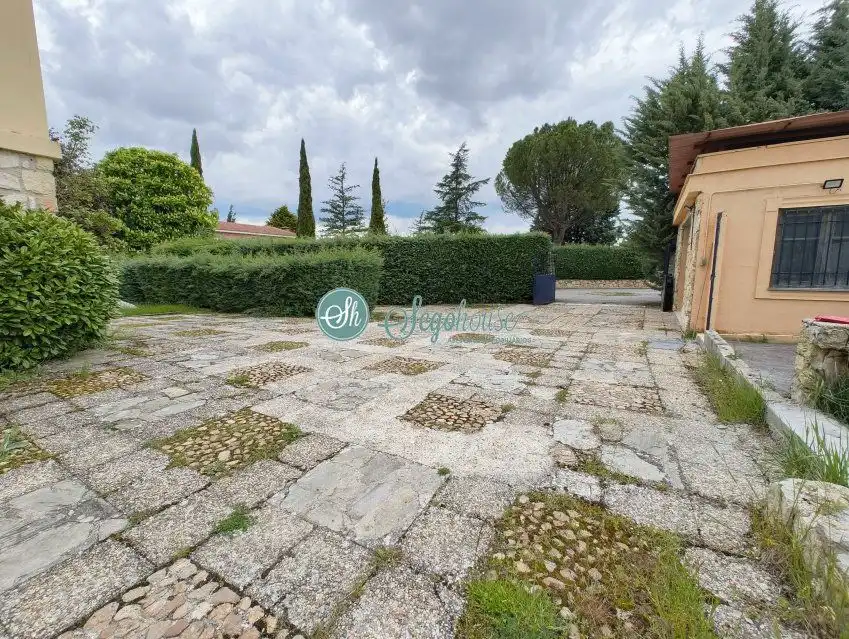 Houses for sale in Segovia  with Heating