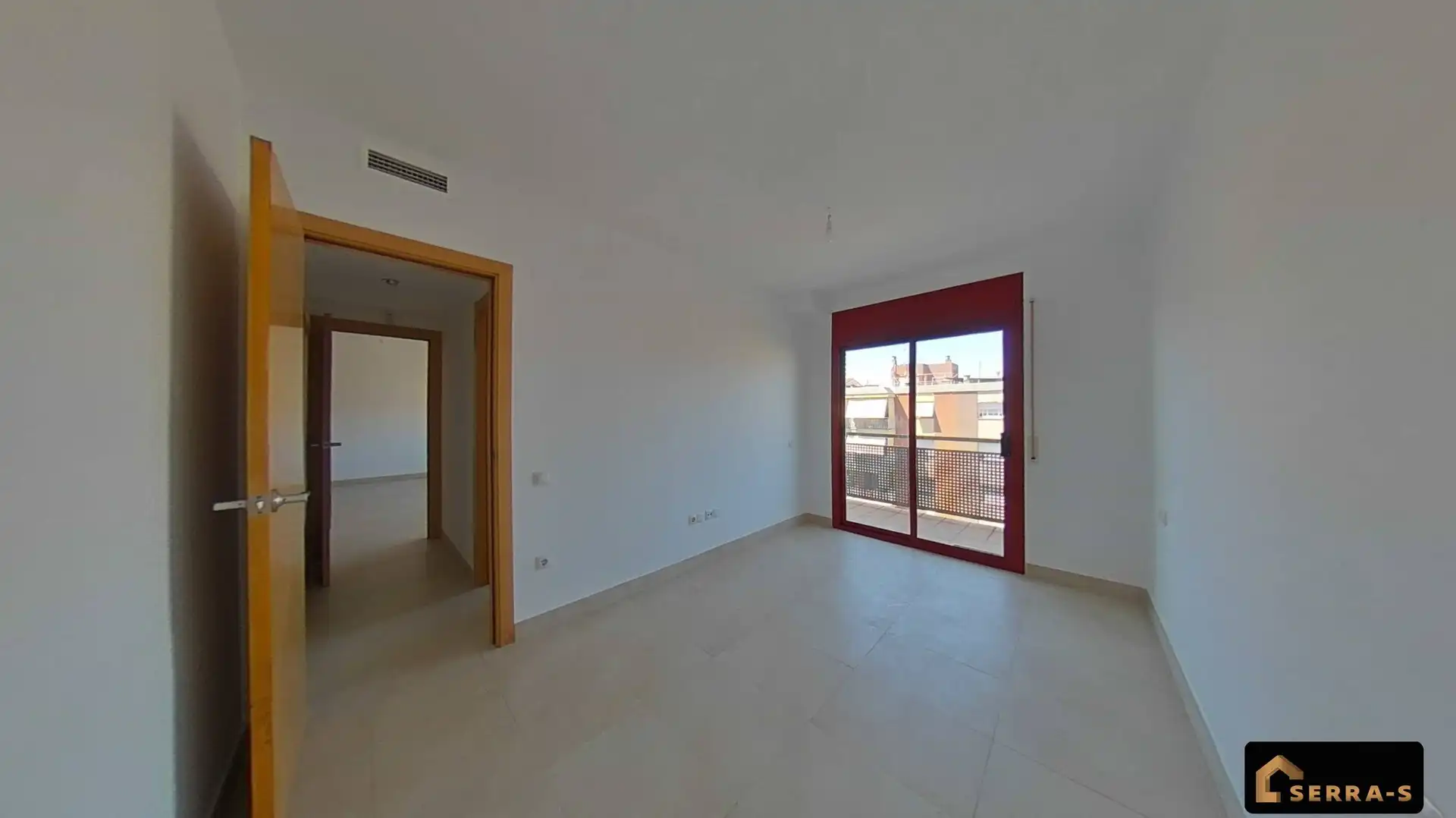 Dormitori de Pis en venda en Mataró amb Aire condicionat, Terrassa i Balcó