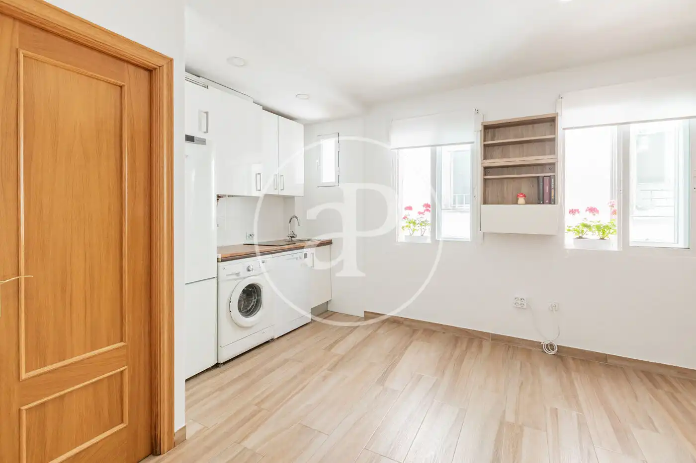 Kitchen of Flat for rent in Madrid  with Air Conditioner and Heating