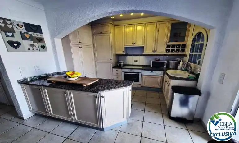Cocina de Casa o chalet en venta en Empuriabrava con Calefacción y Jardín privado