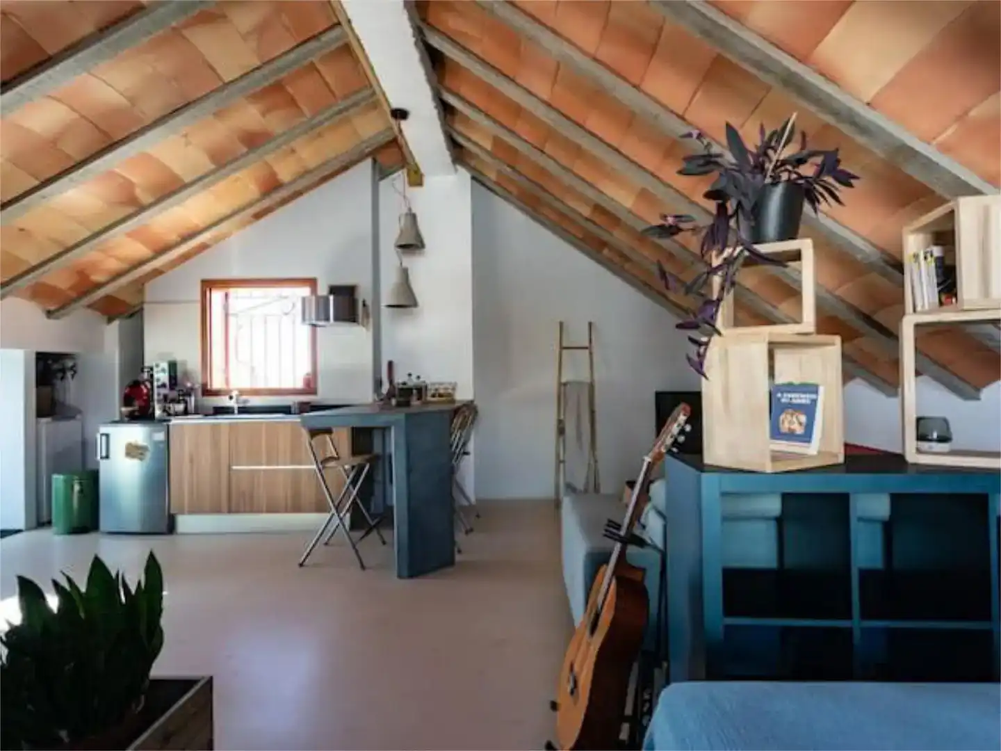Küche von Loft zur Miete in Daimús mit Klimaanlage