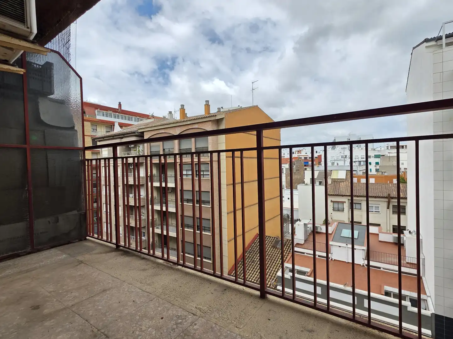 Terraza de Piso en venta en Castellón de la Plana / Castelló de la Plana con Balcón