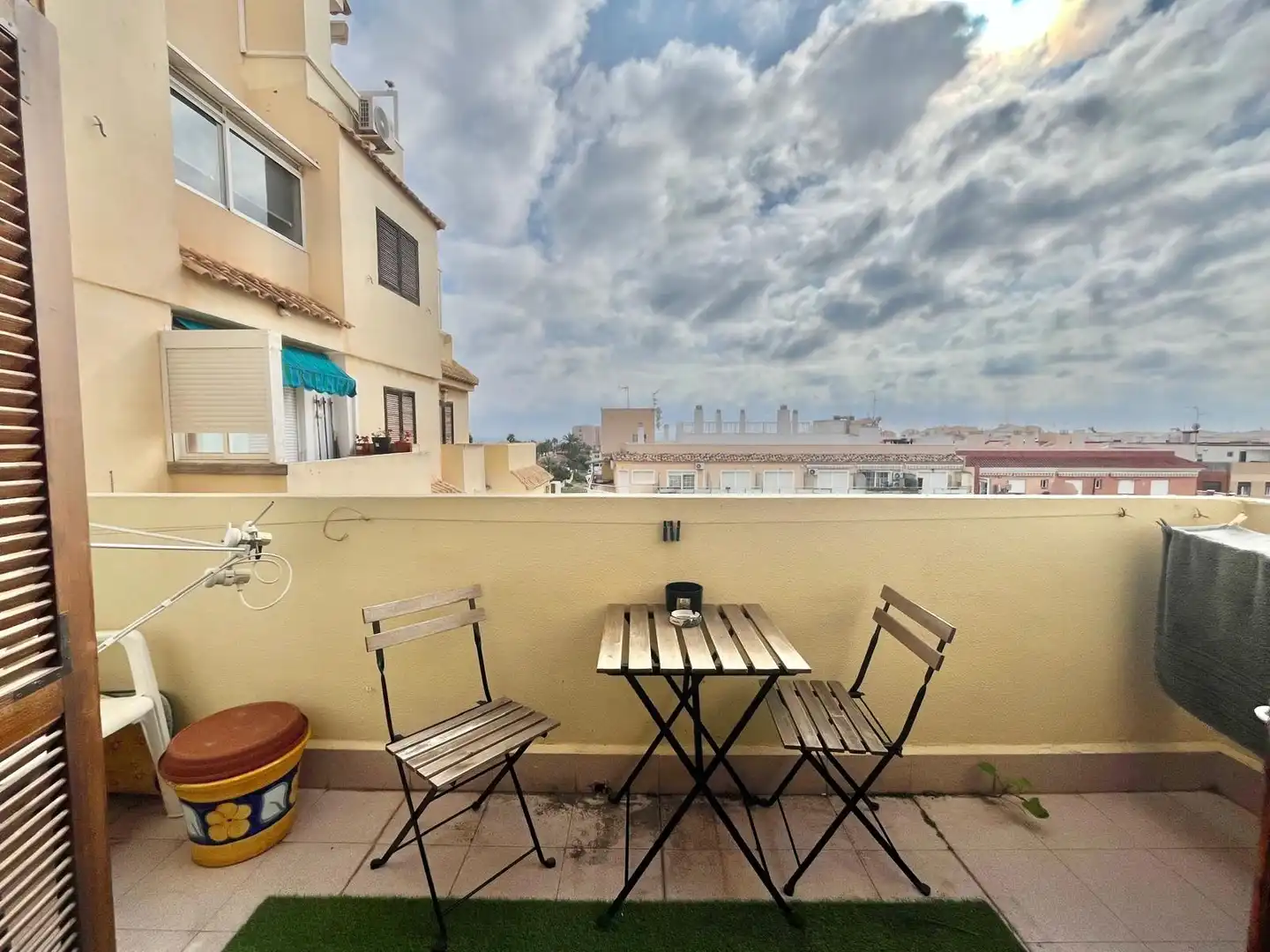 Terraza de Estudio en venta en Torrevieja con Balcón y Piscina comunitaria