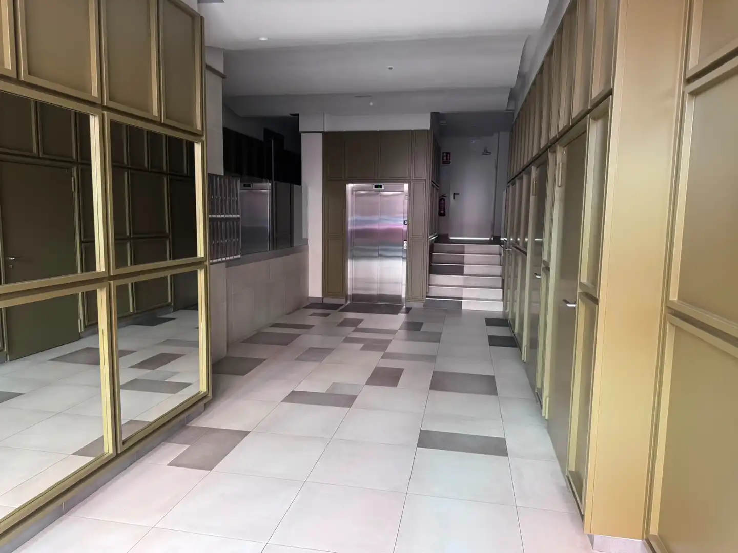 Appartamento con terrazza in vendita a Calle Menéndez Pelayo 7