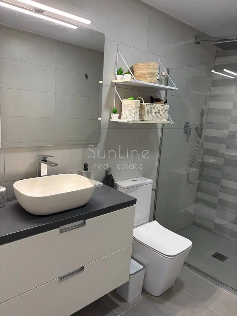 Baño de Piso en venta en Valencia con Aire acondicionado, Terraza y Trastero